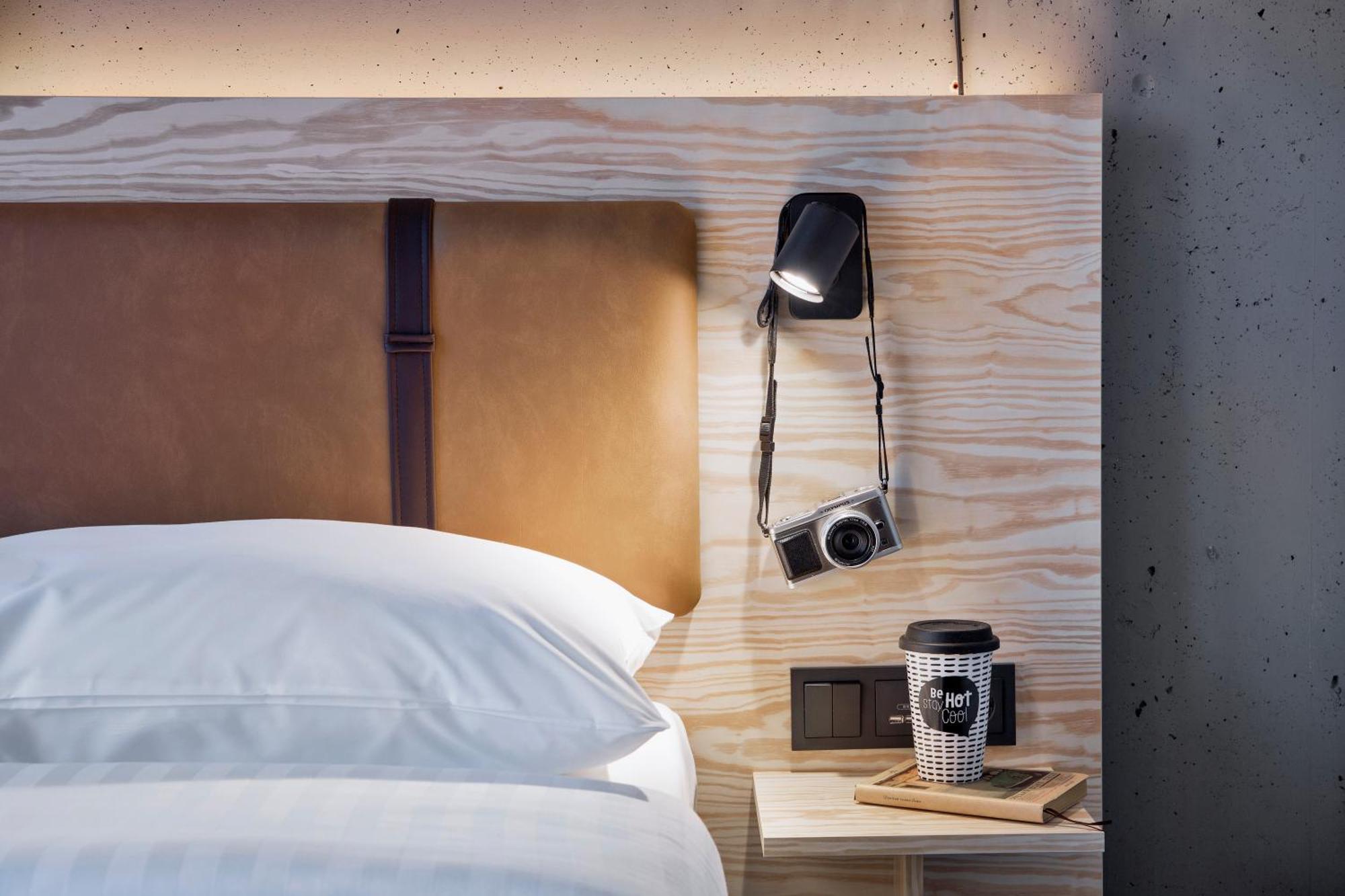 Moxy Duesseldorf South Hotel Eksteriør billede
