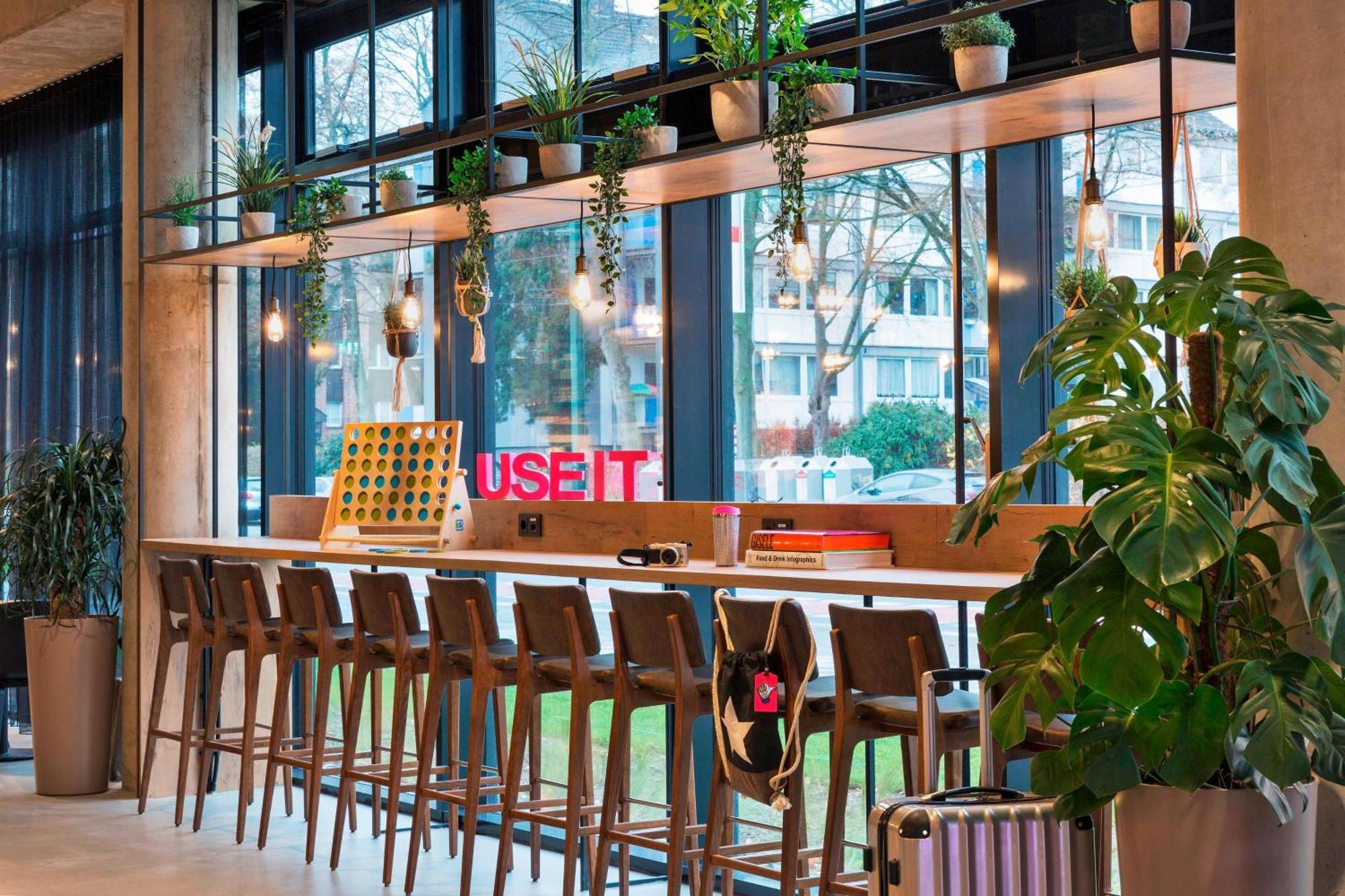 Moxy Duesseldorf South Hotel Eksteriør billede