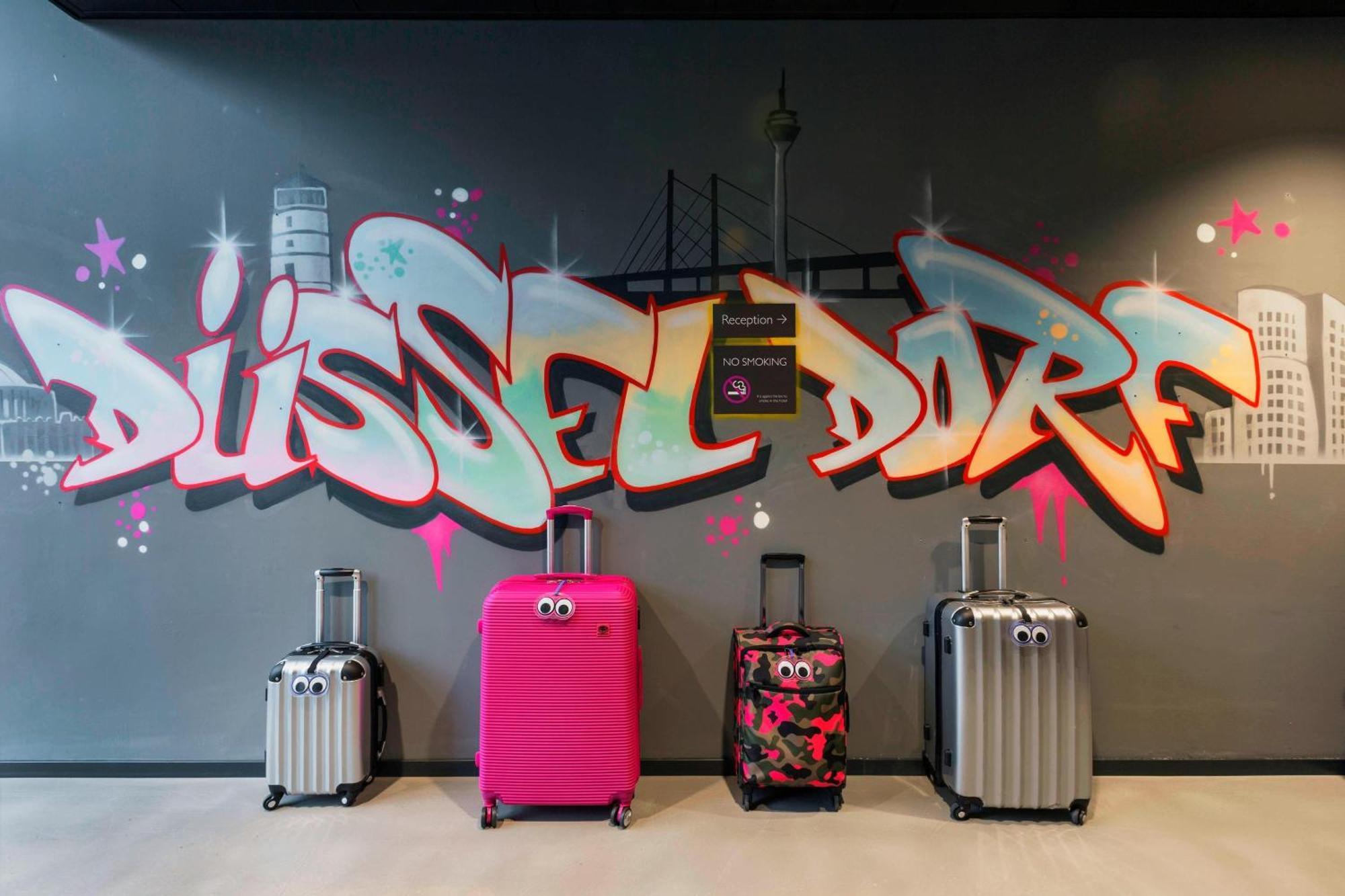Moxy Duesseldorf South Hotel Eksteriør billede