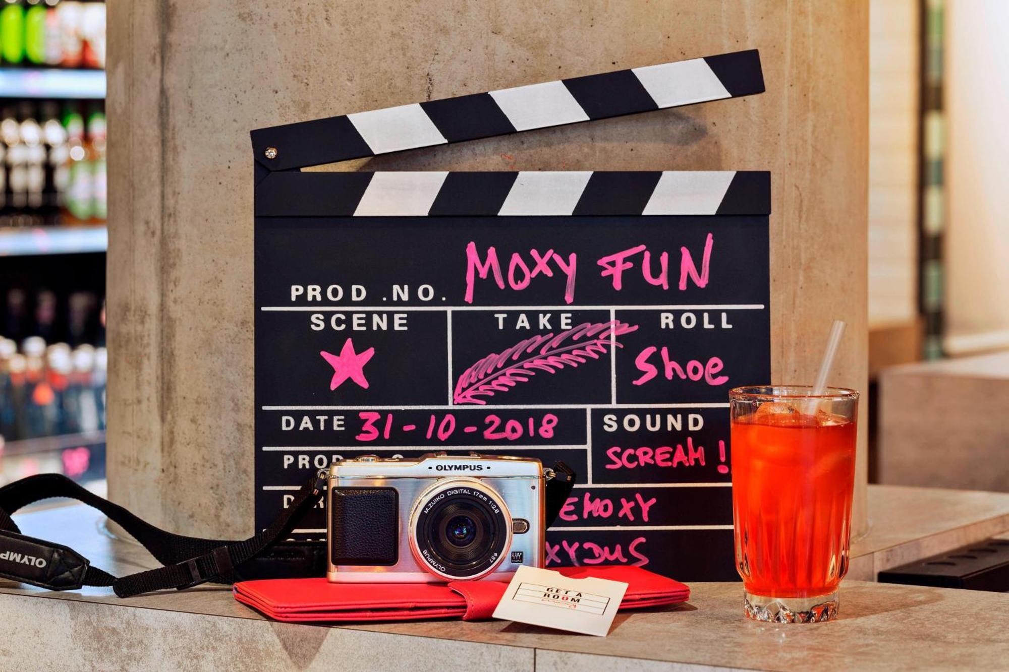 Moxy Duesseldorf South Hotel Eksteriør billede