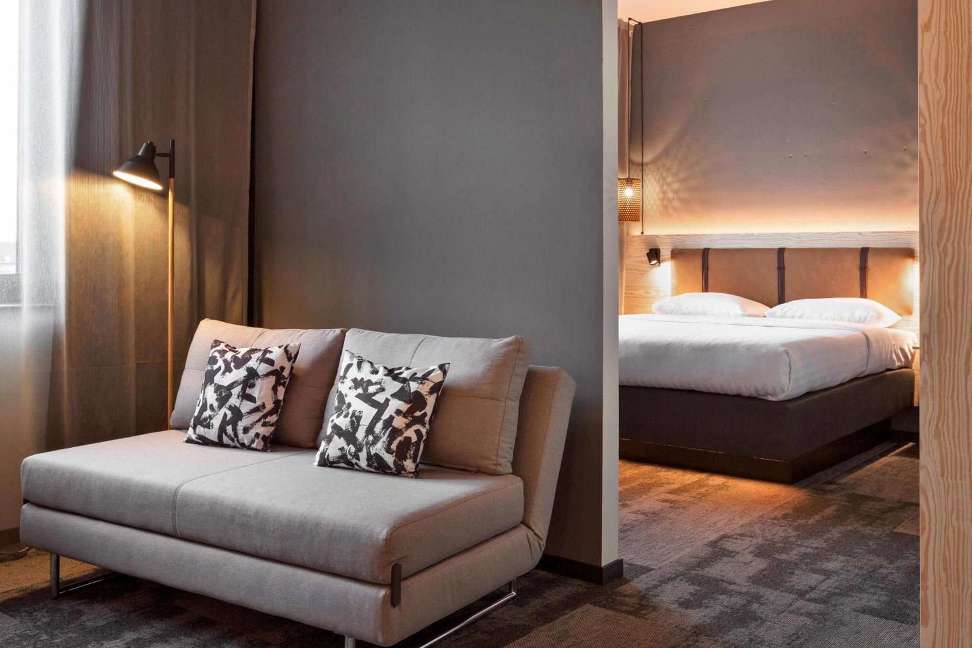 Moxy Duesseldorf South Hotel Eksteriør billede