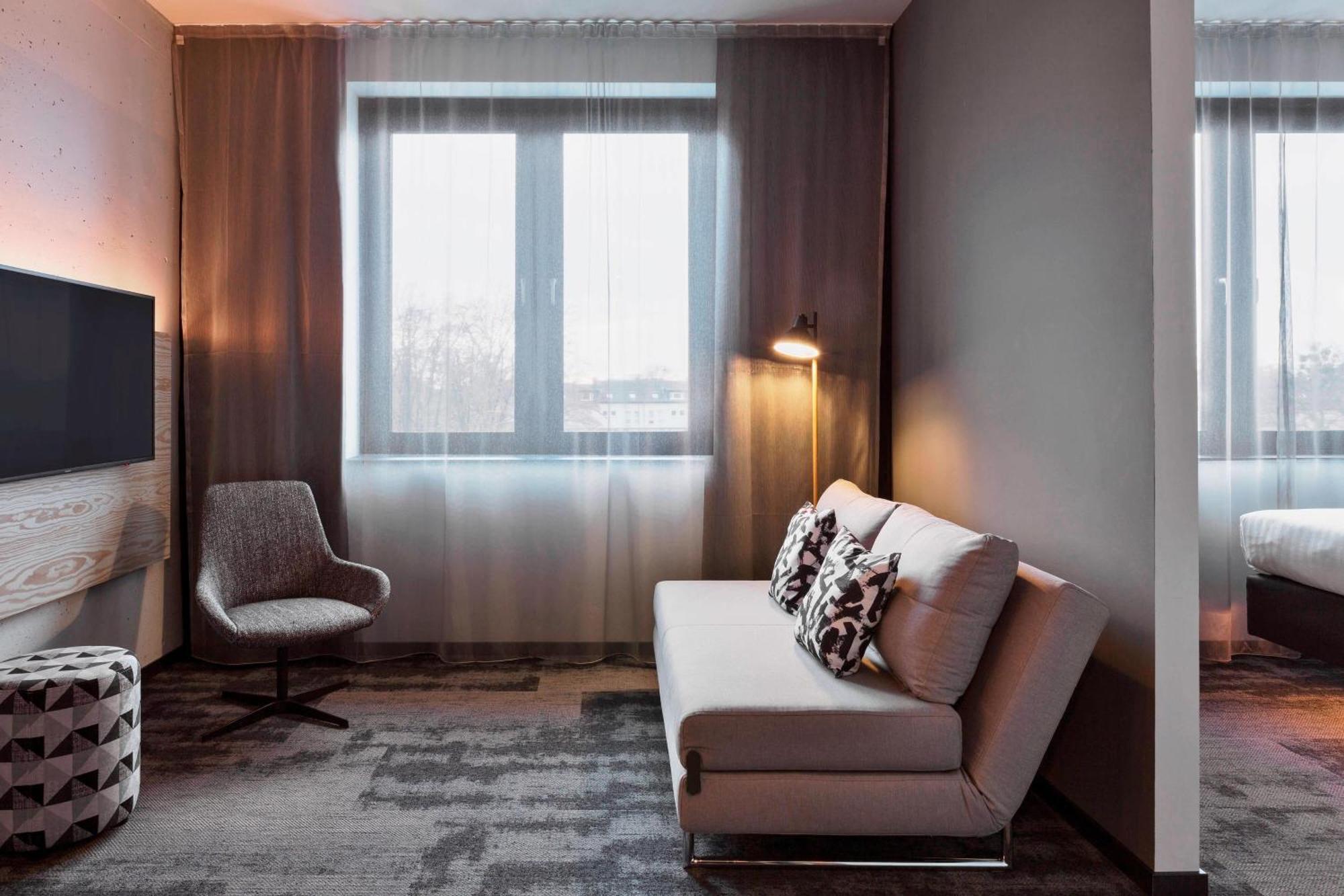 Moxy Duesseldorf South Hotel Eksteriør billede