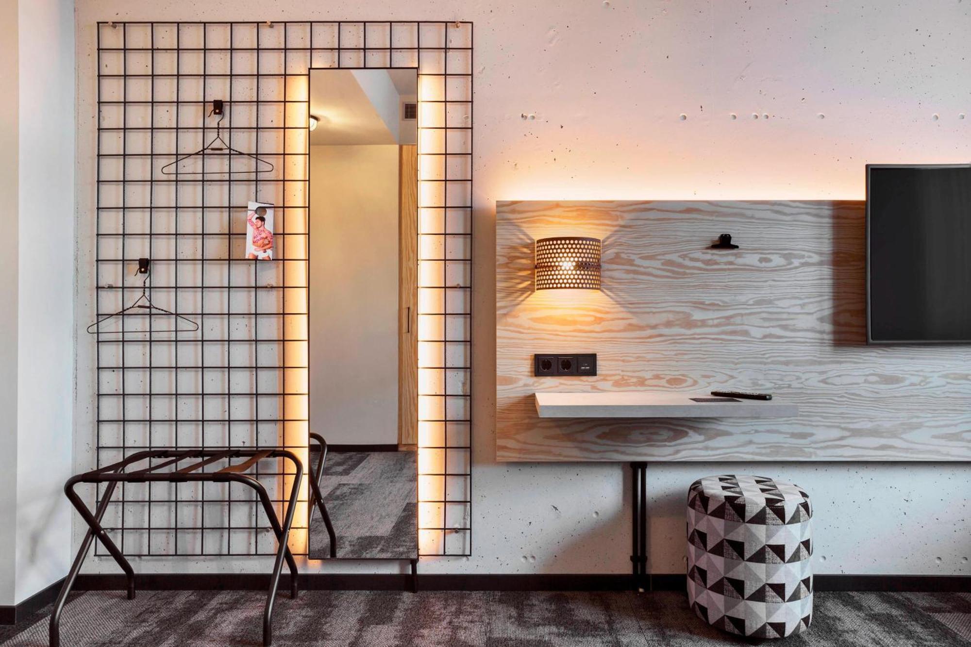 Moxy Duesseldorf South Hotel Eksteriør billede