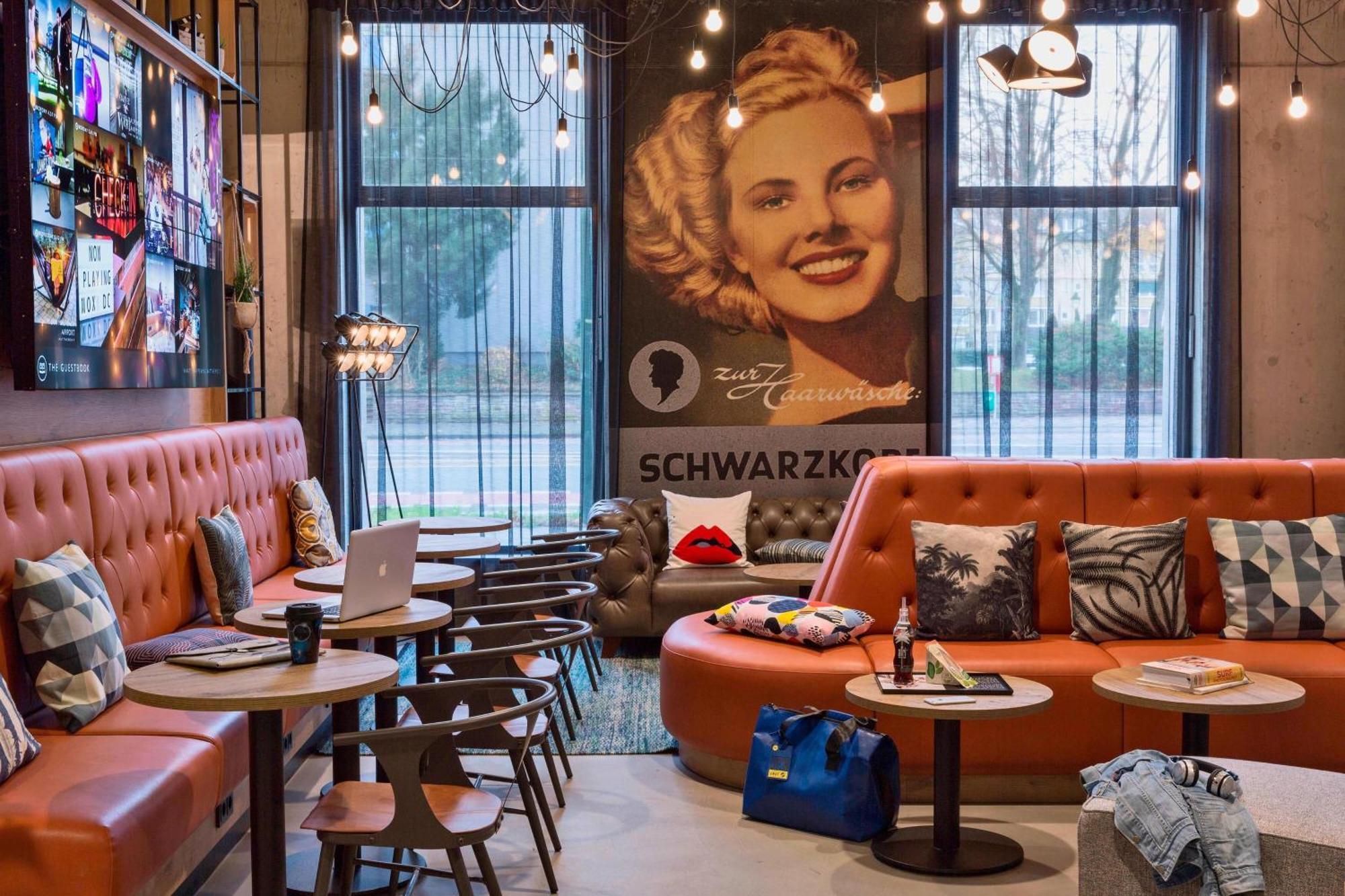 Moxy Duesseldorf South Hotel Eksteriør billede