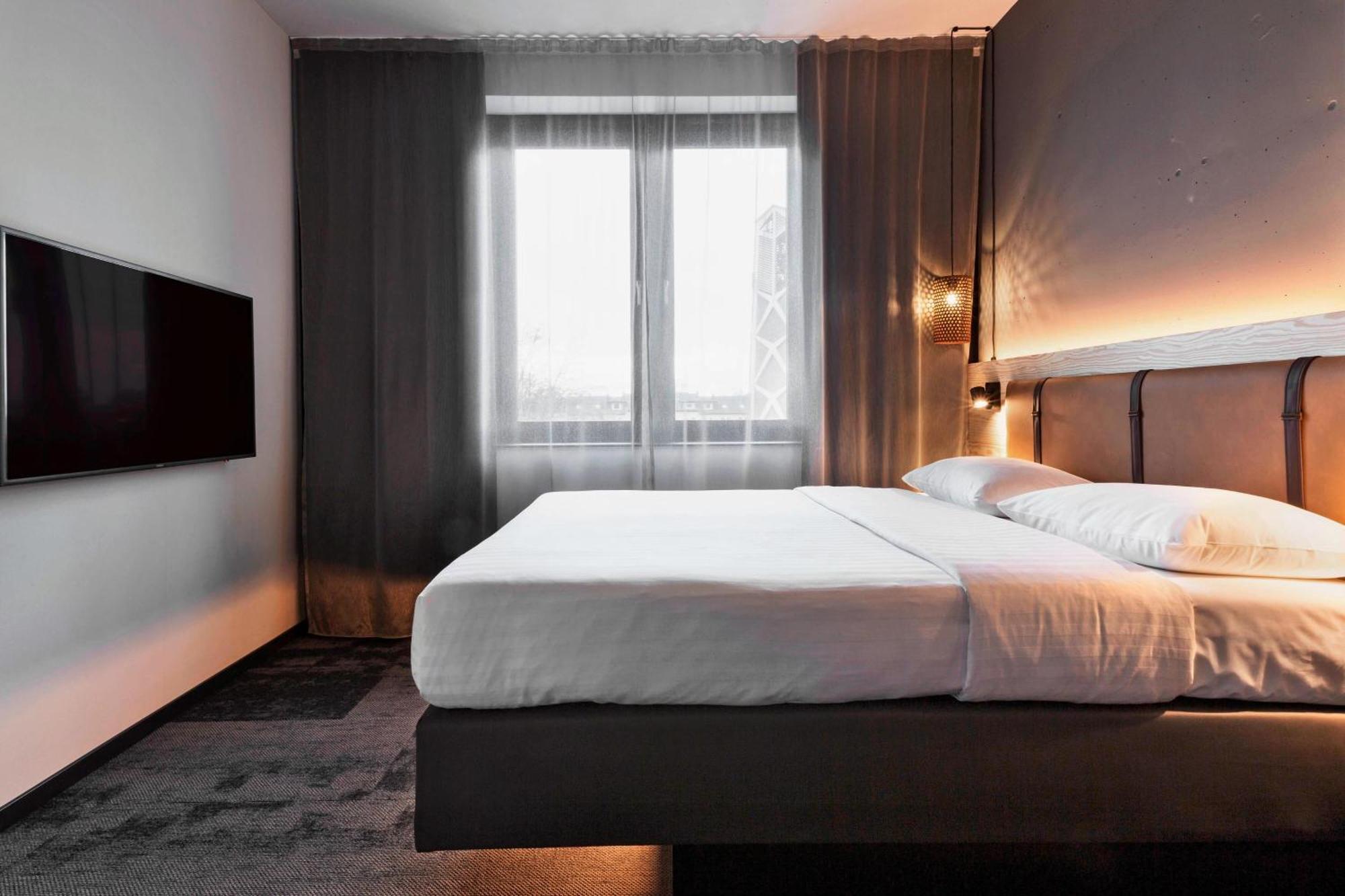 Moxy Duesseldorf South Hotel Eksteriør billede