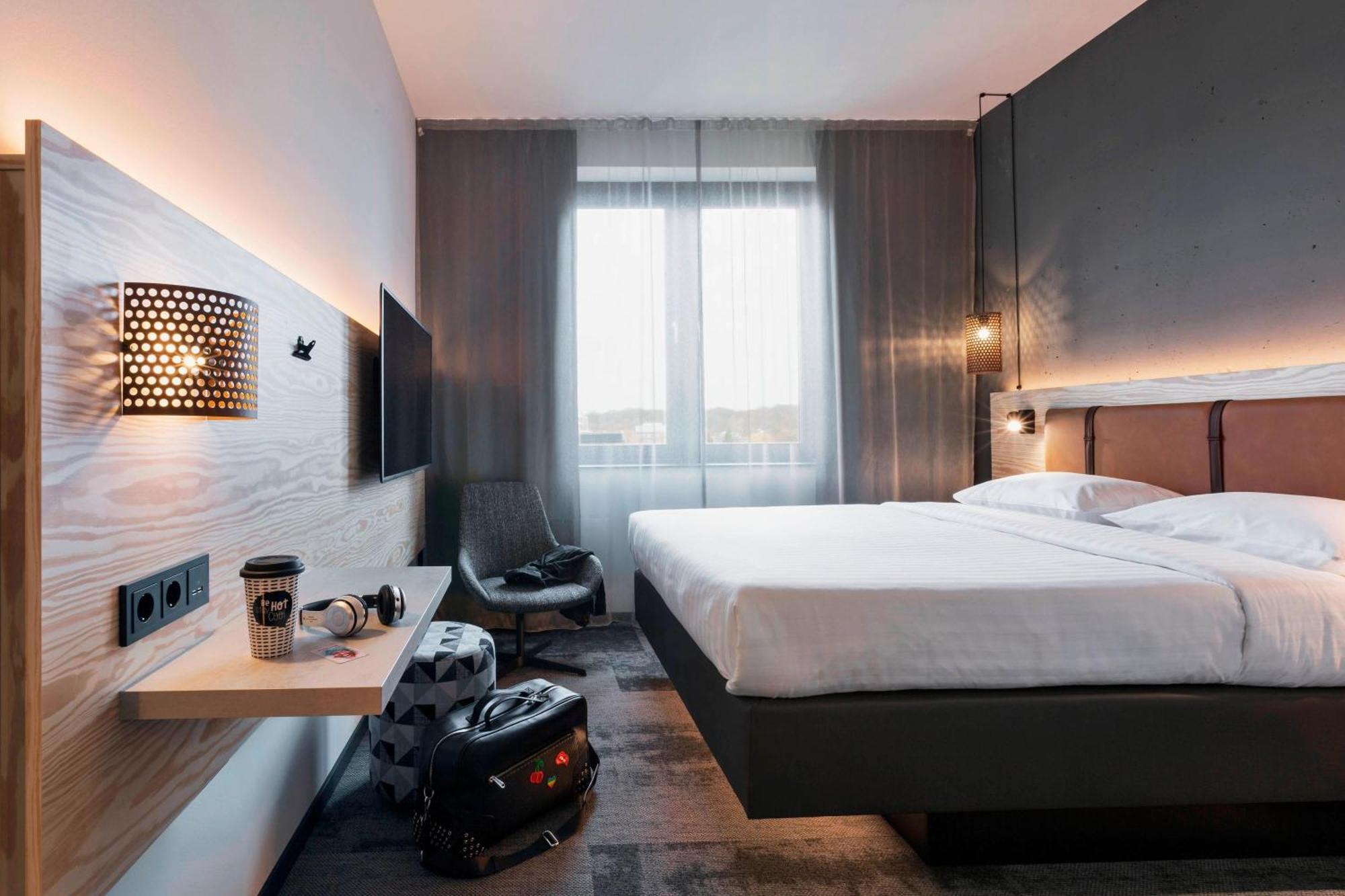 Moxy Duesseldorf South Hotel Eksteriør billede