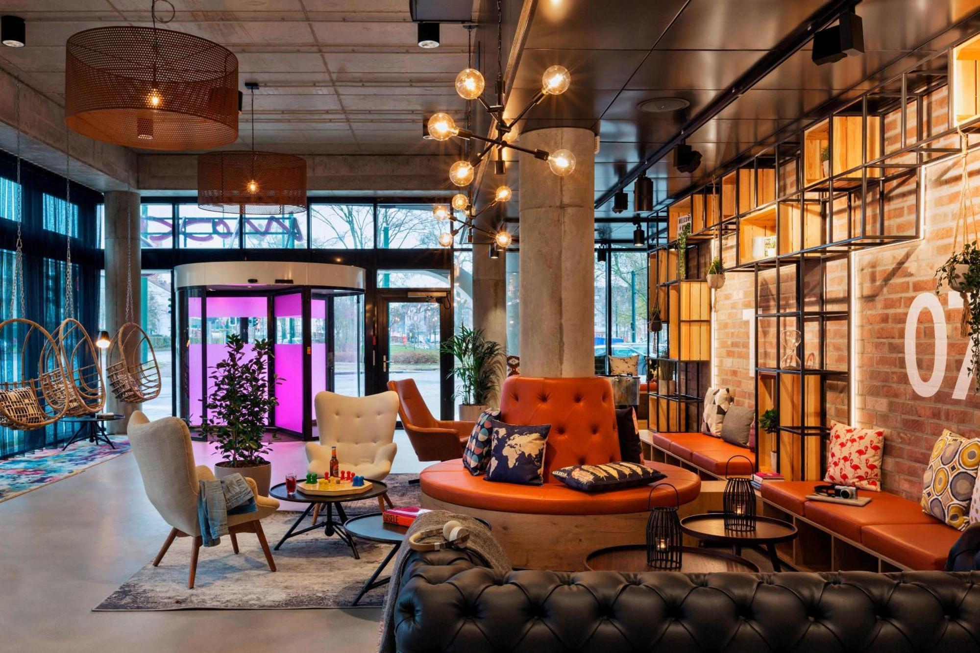 Moxy Duesseldorf South Hotel Eksteriør billede