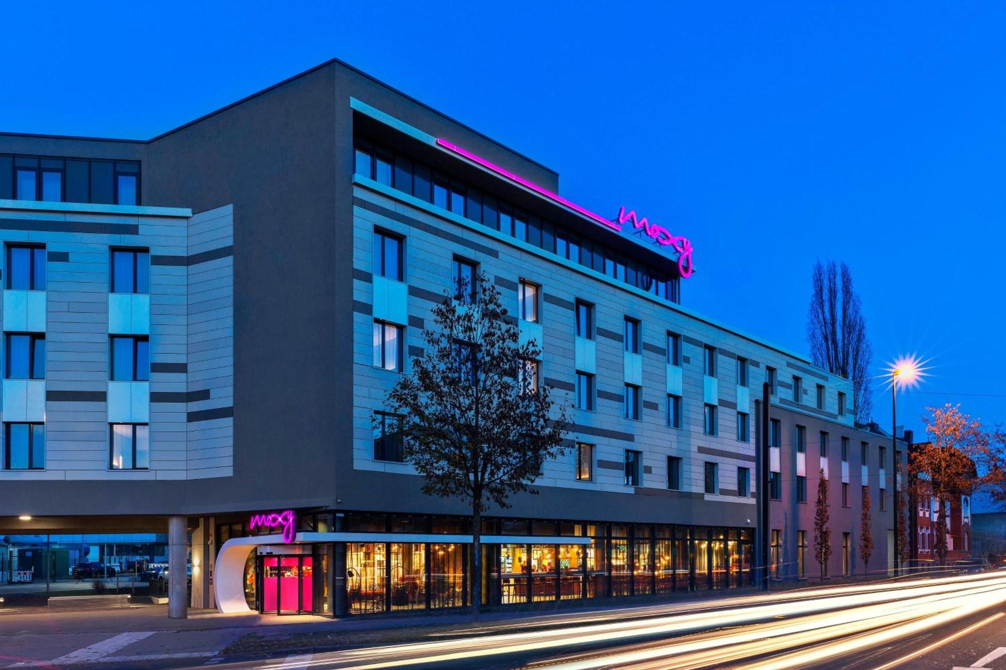 Moxy Duesseldorf South Hotel Eksteriør billede